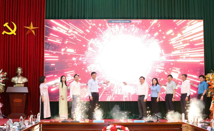 Học Bác từ những việc thiết thân với đoàn viên, người lao động