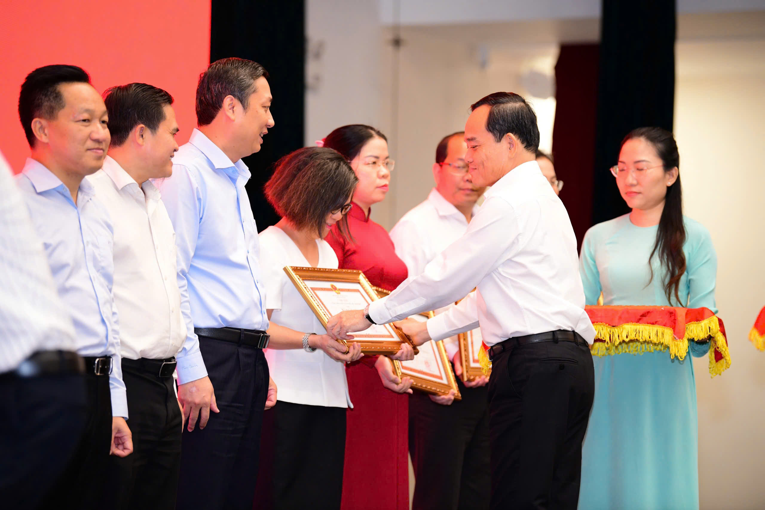 THÀNH PHỐ HỒ CHÍ MINH KHẨN TRƯƠNG CỤ THỂ HÓA LUẬT PHÁT TRIỂN ĐÔ THỊ - KHÔNG ĐỂ “ĐỘ TRỄ THỂ CHẾ” CẢN TRỞ PHÁT TRIỂN