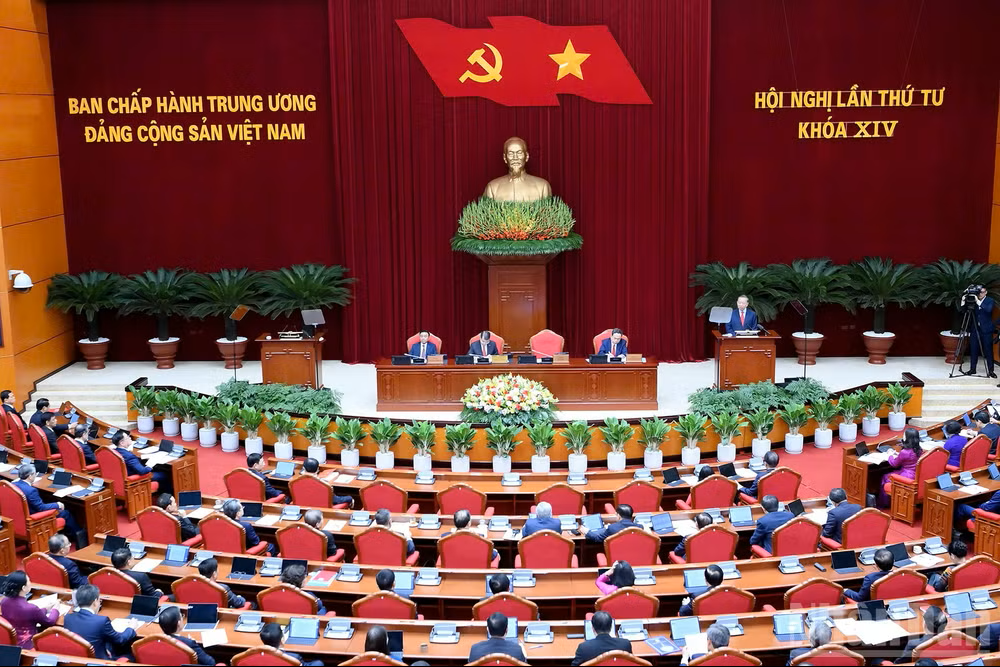 Ngày làm việc thứ hai Hội nghị lần thứ tư Ban Chấp hành Trung ương Đảng khóa XIV