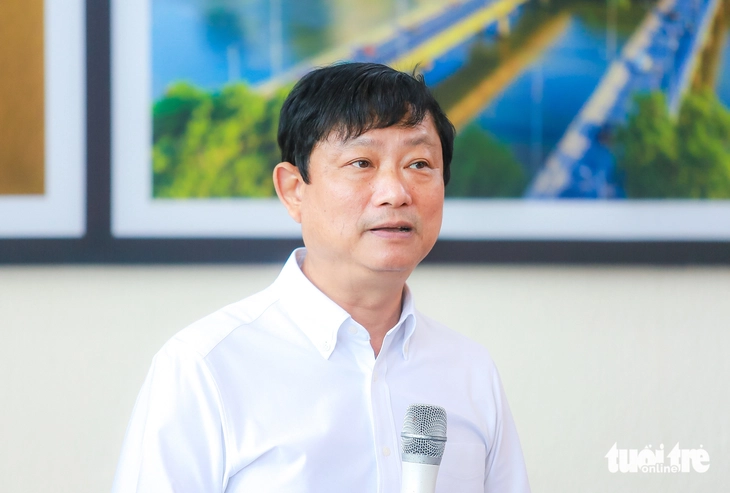 Xã Nhà Bè kiến nghị ưu tiên làm 6 tuyến đường, chủ tịch HĐND TP.HCM gợi hướng làm BT