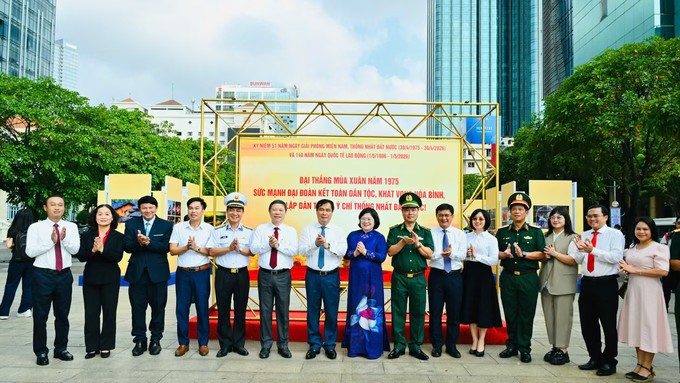 Khai mạc triển lãm ảnh “Việt Nam - Một dải non sông” và “TPHCM vang mãi khúc khải hoàn”