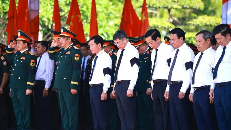 Thủ tướng Lê Minh Hưng dự lễ truy điệu và an táng 28 hài cốt liệt sĩ hy sinh tại Lào