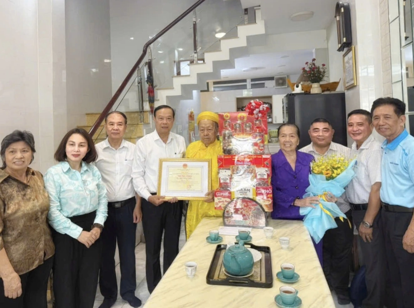 Lãnh đạo TP.HCM thăm, chúc thọ nhiều cụ cao niên tròn 90 tuổi
