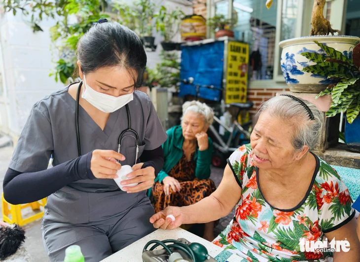 TP.HCM thí điểm 3 cơ sở chăm sóc người cao tuổi tại phường Vũng Tàu, Chánh Hưng và Bắc Tân Uyên