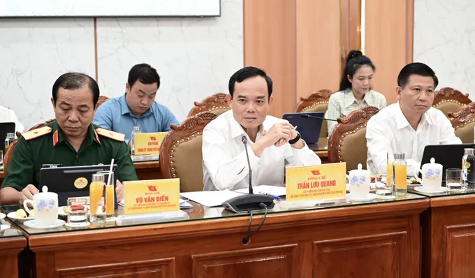 Bí thư Thành ủy TPHCM Trần Lưu Quang làm việc với Quân khu 7