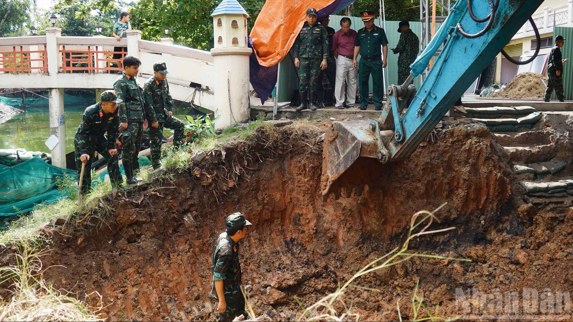 [Ảnh] Tiếp tục mở rộng phạm vi tìm kiếm hài cốt liệt sĩ tại Công viên Lê Thị Riêng