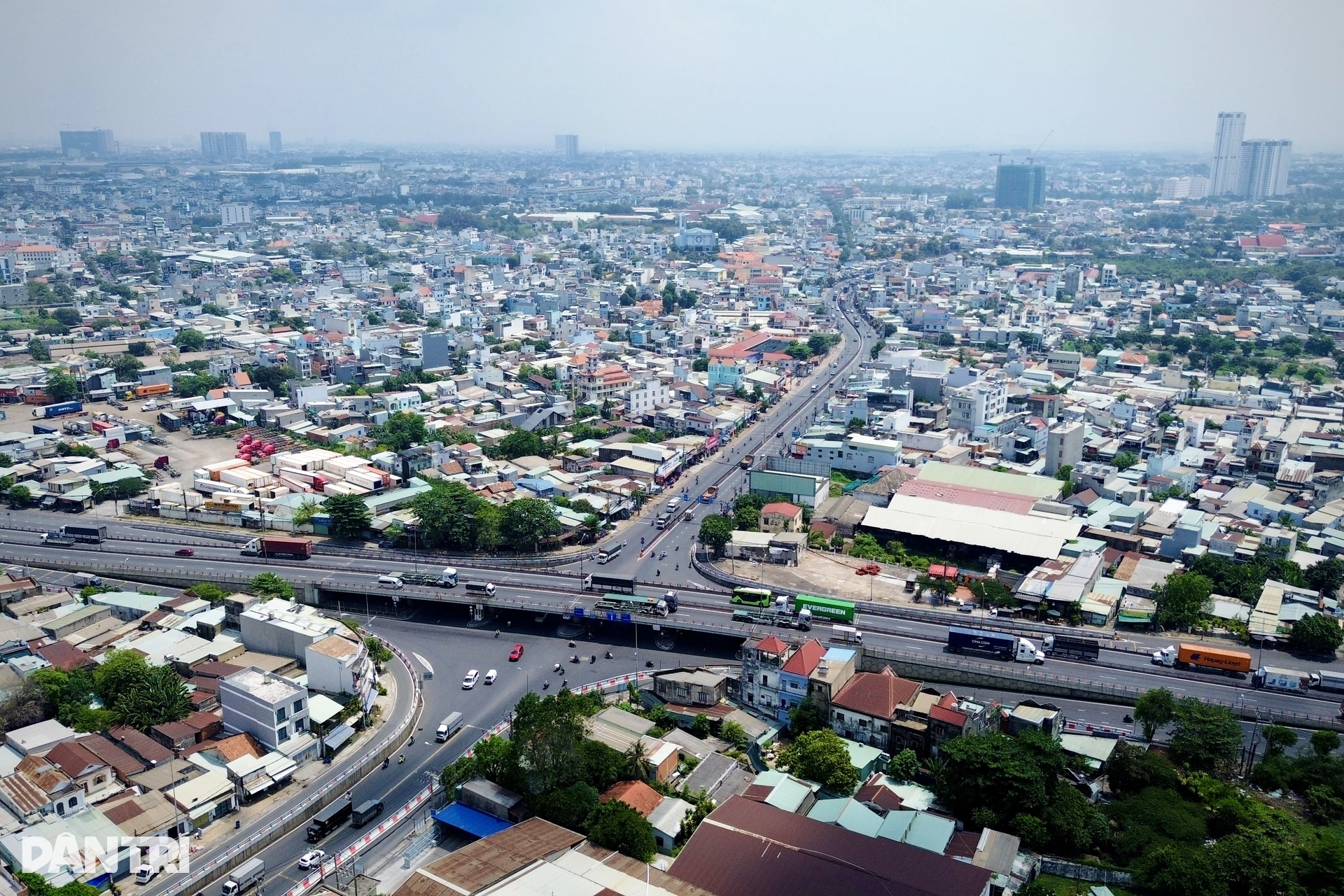 Hiện trạng nút giao cửa ngõ TPHCM chờ ngày mở rộng