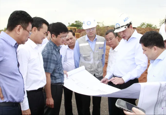Khảo sát, tìm phương án đầu tư hạ tầng đường sắt kết nối sân bay Long Thành