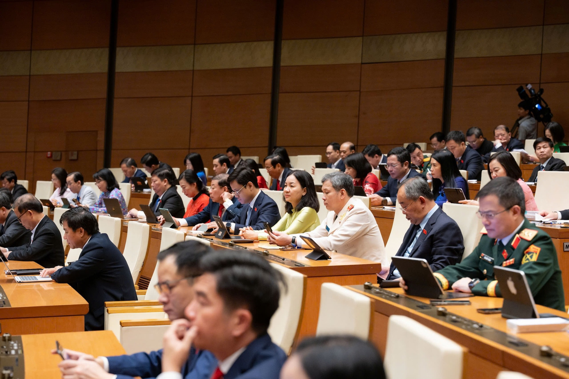 Từ nghị trường đến đời sống văn hóa