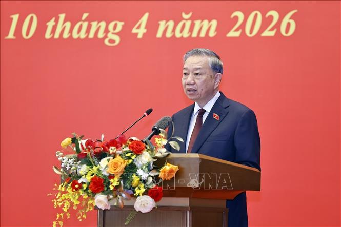 Tổng Bí thư, Chủ tịch nước Tô Lâm trao Quyết định của Bộ Chính trị chỉ định tham gia Đảng ủy Quốc hội nhiệm kỳ 2025 – 2030