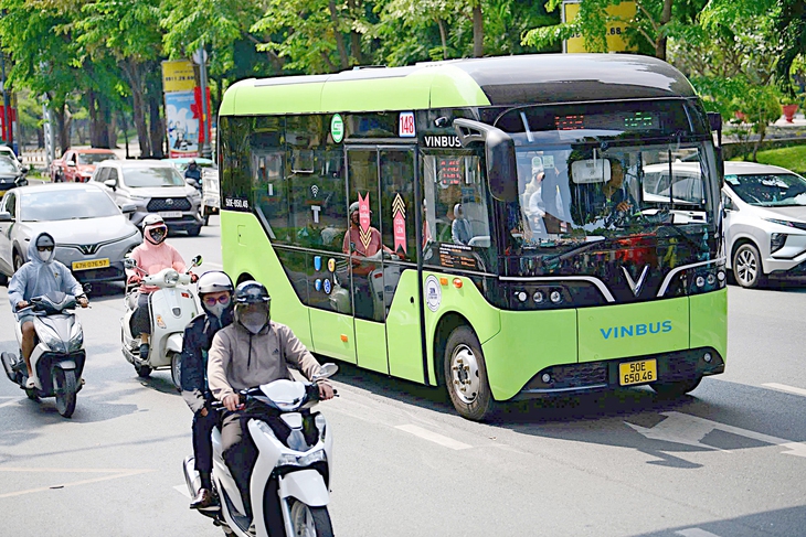 TP.HCM ưu tiên mở tuyến xe buýt kết nối metro, sân bay, bến xe, trung tâm đô thị