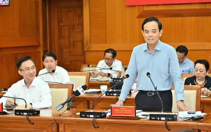 Đẩy mạnh ứng dụng công nghệ số giải quyết ùn tắc giao thông, ô nhiễm môi trường