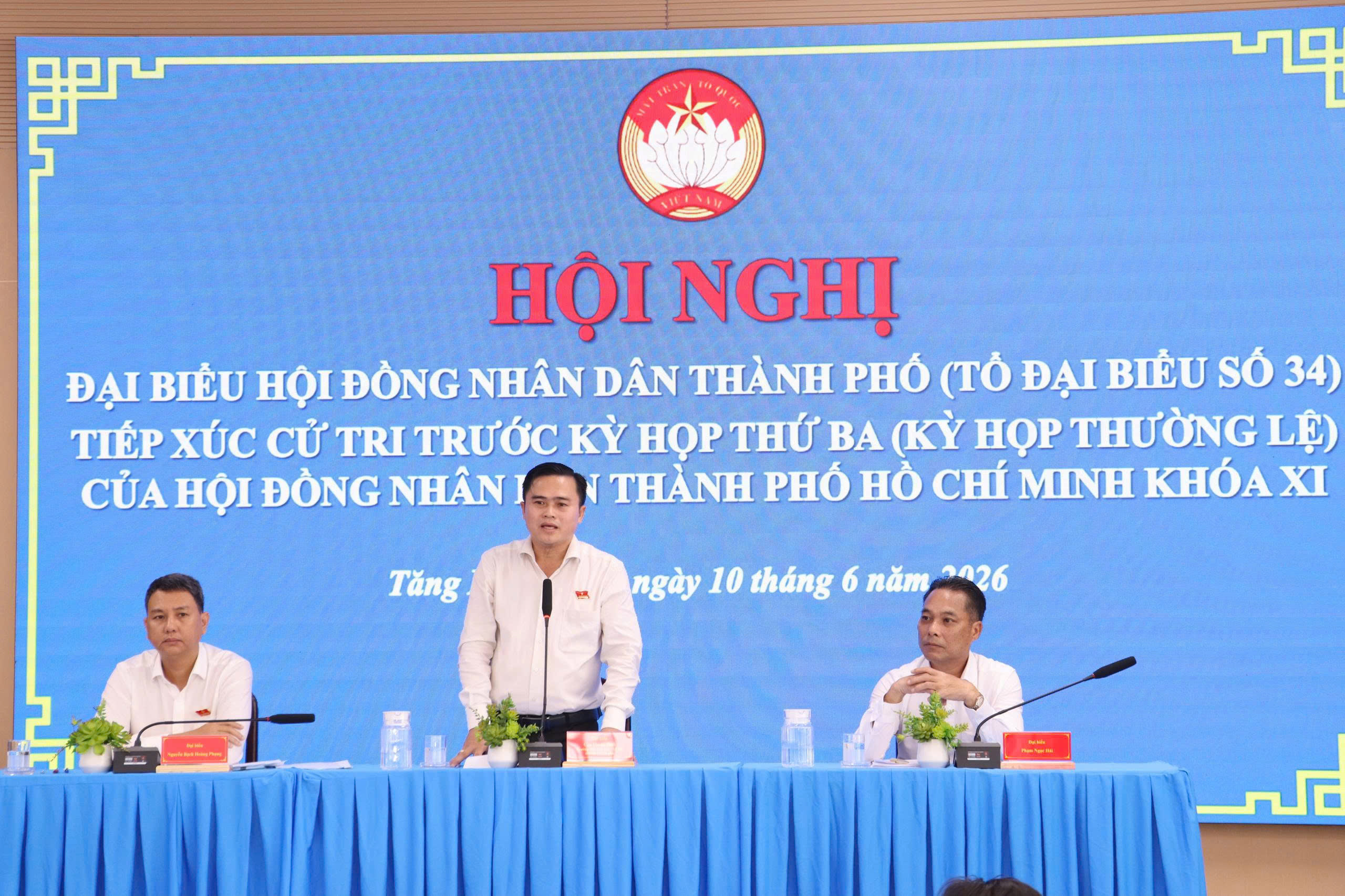 Tổ Đại biểu số 34 tiếp xúc cử tri trước Kỳ họp thứ Ba HĐND TPHCM