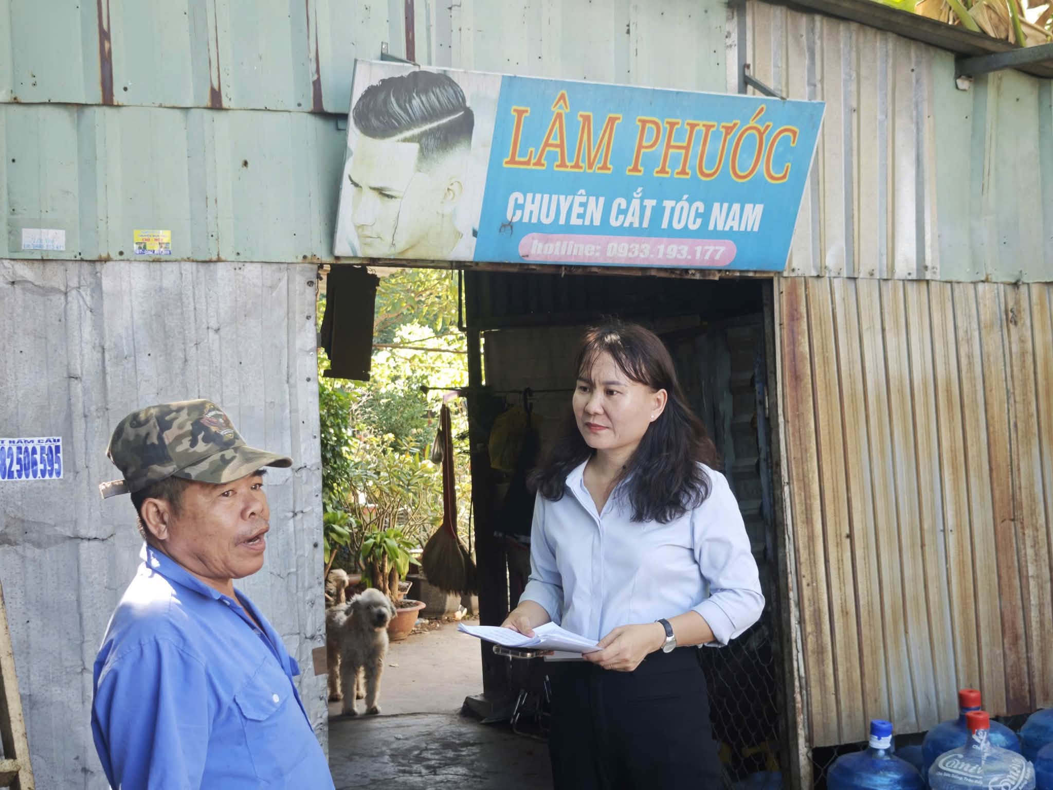 PHƯỜNG AN PHÚ: THƯỜNG TRỰC HĐND PHƯỜNG KHẢO SÁT THỰC TẾ VIỆC GIẢI QUYẾT CÁC Ý KIẾN, KIẾN NGHỊ CỦA CỬ TRI