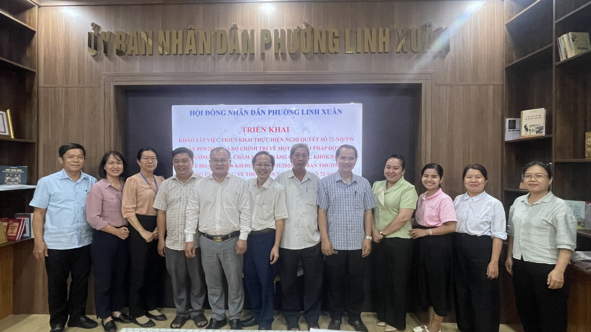 PHƯỜNG LINH XUÂN KHẢO SÁT VIỆC TRIỂN KHAI THỰC HIỆN NGHỊ QUYẾT SỐ 72-NQ/TW TẠI TRẠM Y TẾ PHƯỜNG