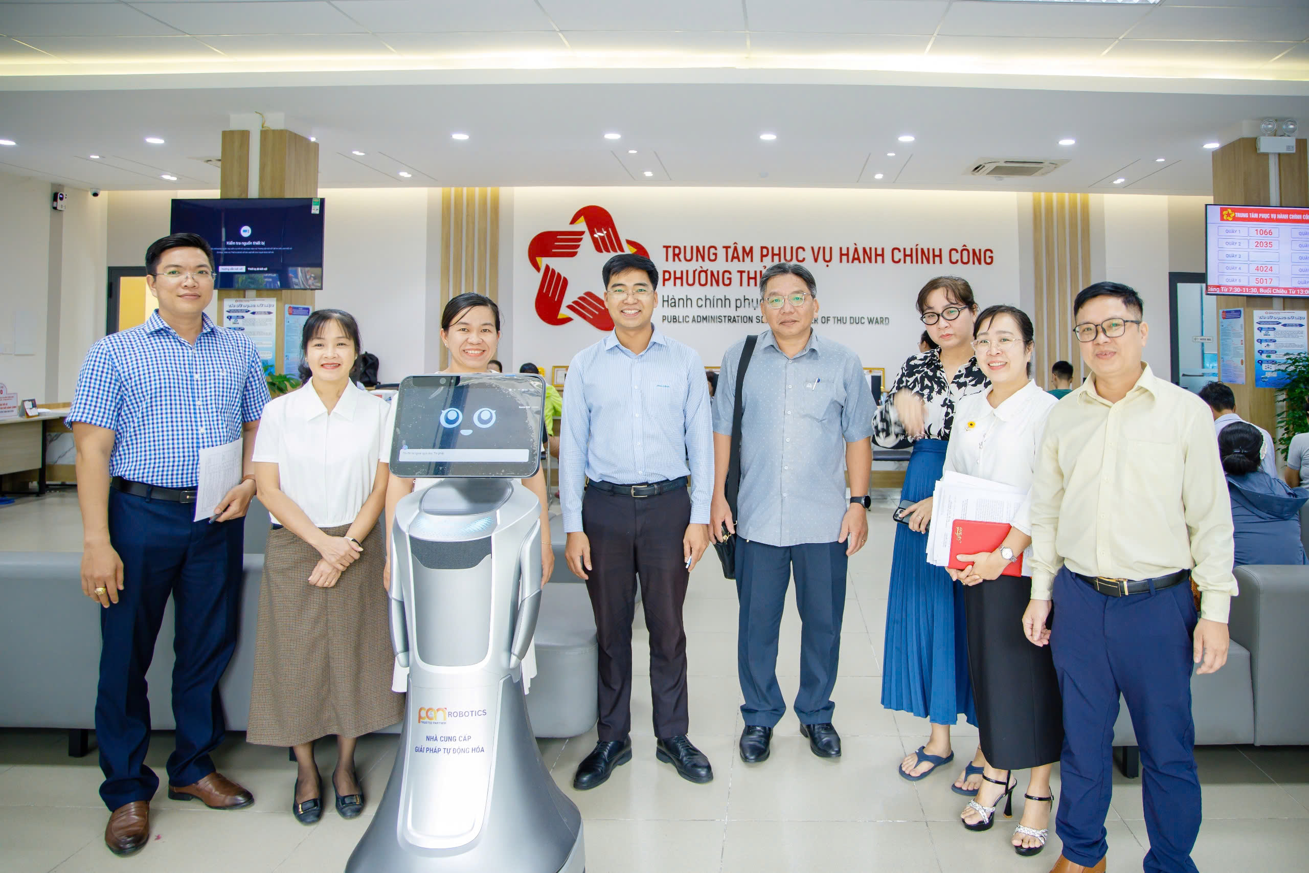 Giám sát công tác giải quyết thủ tục hành chính công đối với Ủy ban nhân dân phường và Trung tâm Phục vụ hành chính công phường