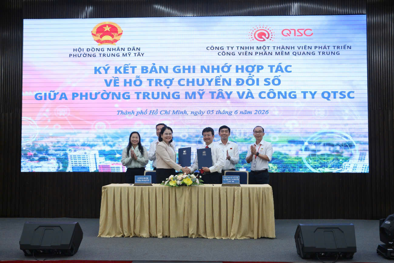 HỘI ĐỒNG NHÂN DÂN PHƯỜNG TRUNG MỸ TÂY VÀ CÔNG TY TNHH MTV PHÁT TRIỂN CÔNG VIÊN PHẦN MỀM QUANG TRUNG KÝ KẾT HỢP TÁC THÚC ĐẨY ỨNG DỤNG CHUYỂN ĐỔI SỐ TRÊN ĐỊA BÀN PHƯỜNG