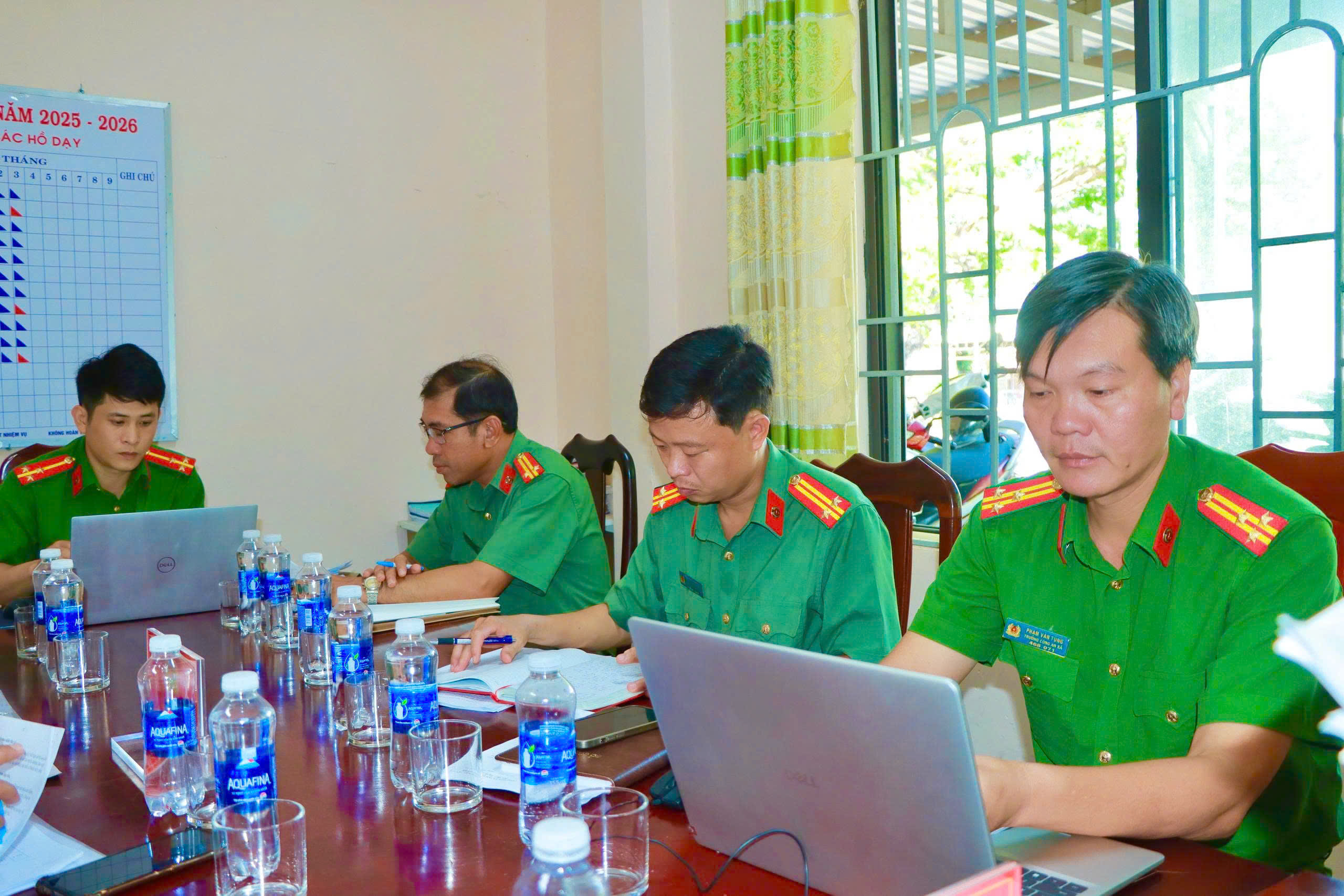 HĐND XÃ ĐẤT ĐỎ GIÁM SÁT CÔNG TÁC PHÒNG, CHỐNG TỘI PHẠM, TỆ NẠN MA TÚY VÀ XÂY DỰNG XÃ KHÔNG MA TÚY
