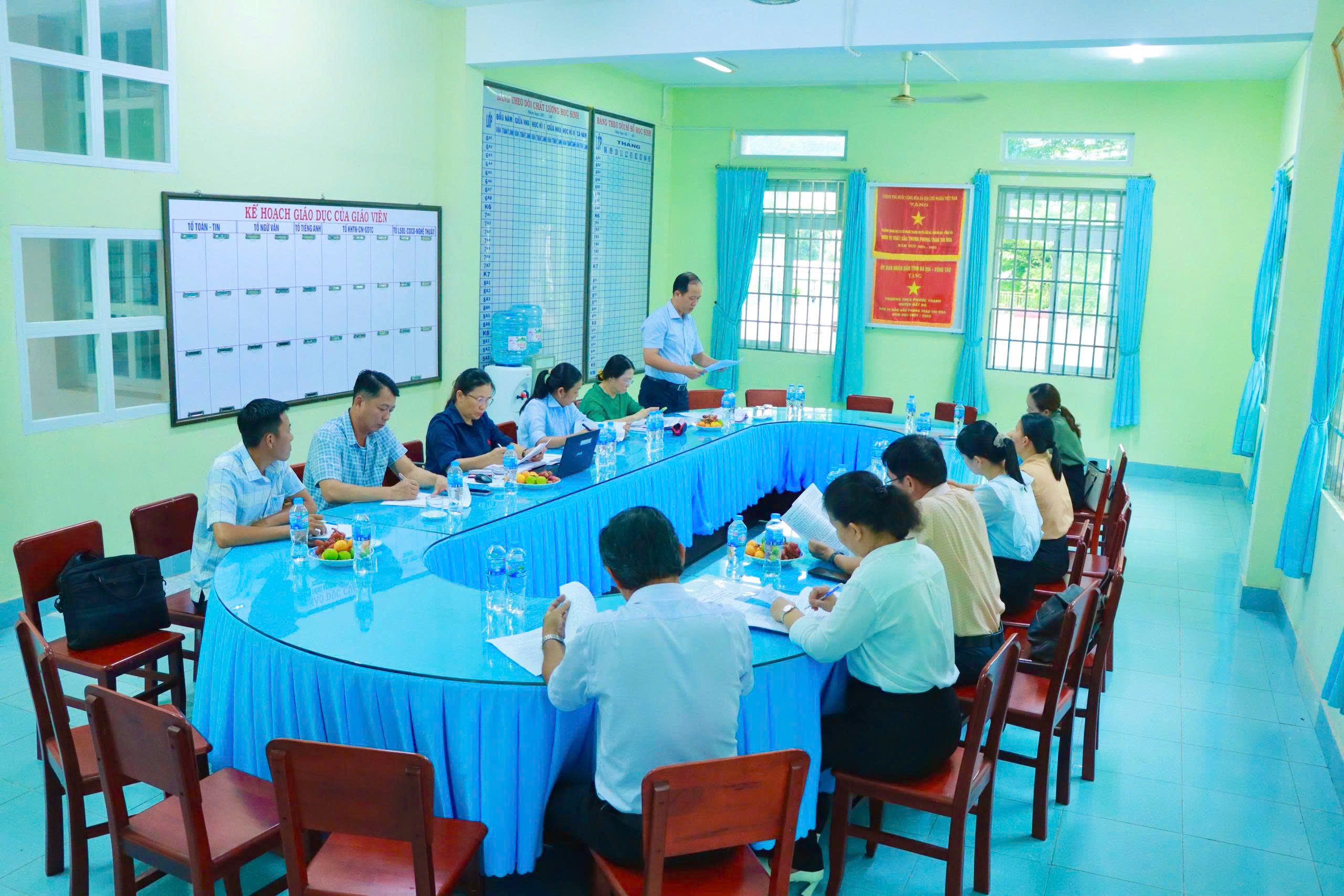 HĐND XÃ ĐẤT ĐỎ GIÁM SÁT VIỆC XÂY DỰNG KHÔNG GIAN VĂN HÓA HỒ CHÍ MINH TẠI TRƯỜNG THCS PHƯỚC THẠNH
