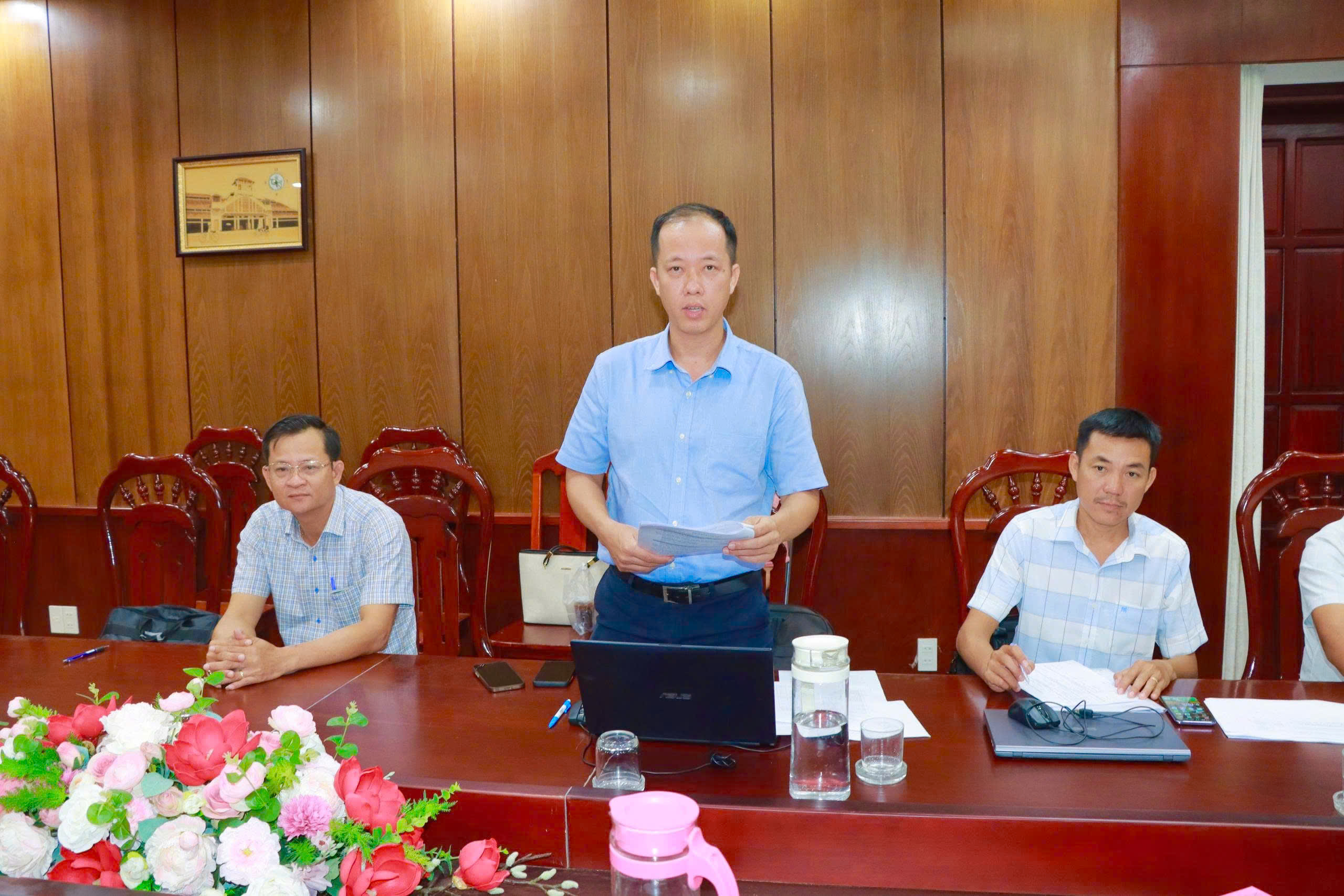 BAN KINH TẾ - NGÂN SÁCH HĐND XÃ ĐẤT ĐỎ GIÁM SÁT CHUYÊN ĐỀ VỀ ỨNG DỤNG KHOA HỌC, CÔNG NGHỆ VÀ CHUYỂN ĐỔI SỐ TRONG NÔNG NGHIỆP