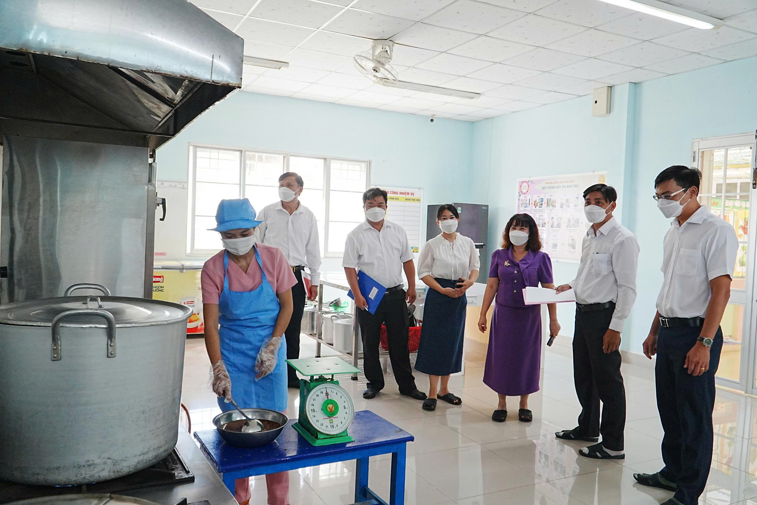 BAN VĂN HÓA - XÃ HỘI HĐND XÃ KIM LONG GIÁM SÁT  CÔNG TÁC BẢO ĐẢM AN TOÀN, VỆ SINH THỰC PHẨM TẠI CÁC TRƯỜNG MẦM NON
