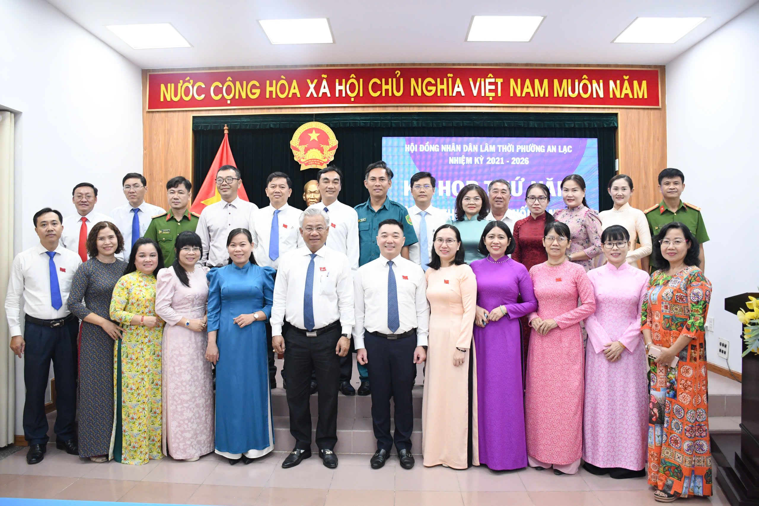 Hội đồng nhân dân phường tổ chức kỳ họp thường lệ cuối năm 2025