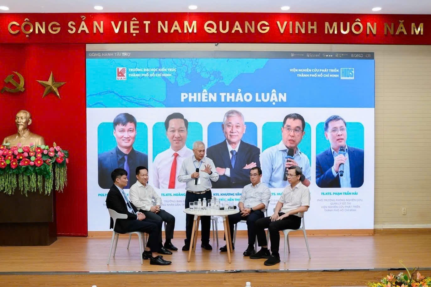 Hội thảo khoa học “Định hình cấu trúc không gian Siêu đô thị Thành phố Hồ Chí Minh trong bối cảnh mới”