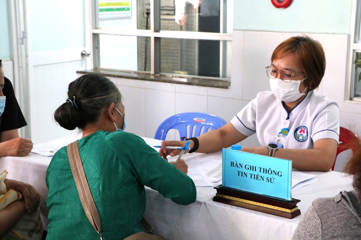 Giám đốc Sở Y tế TP.HCM: Người dân có thể chọn bất kỳ cơ sở y tế nào để khám sức khỏe miễn phí