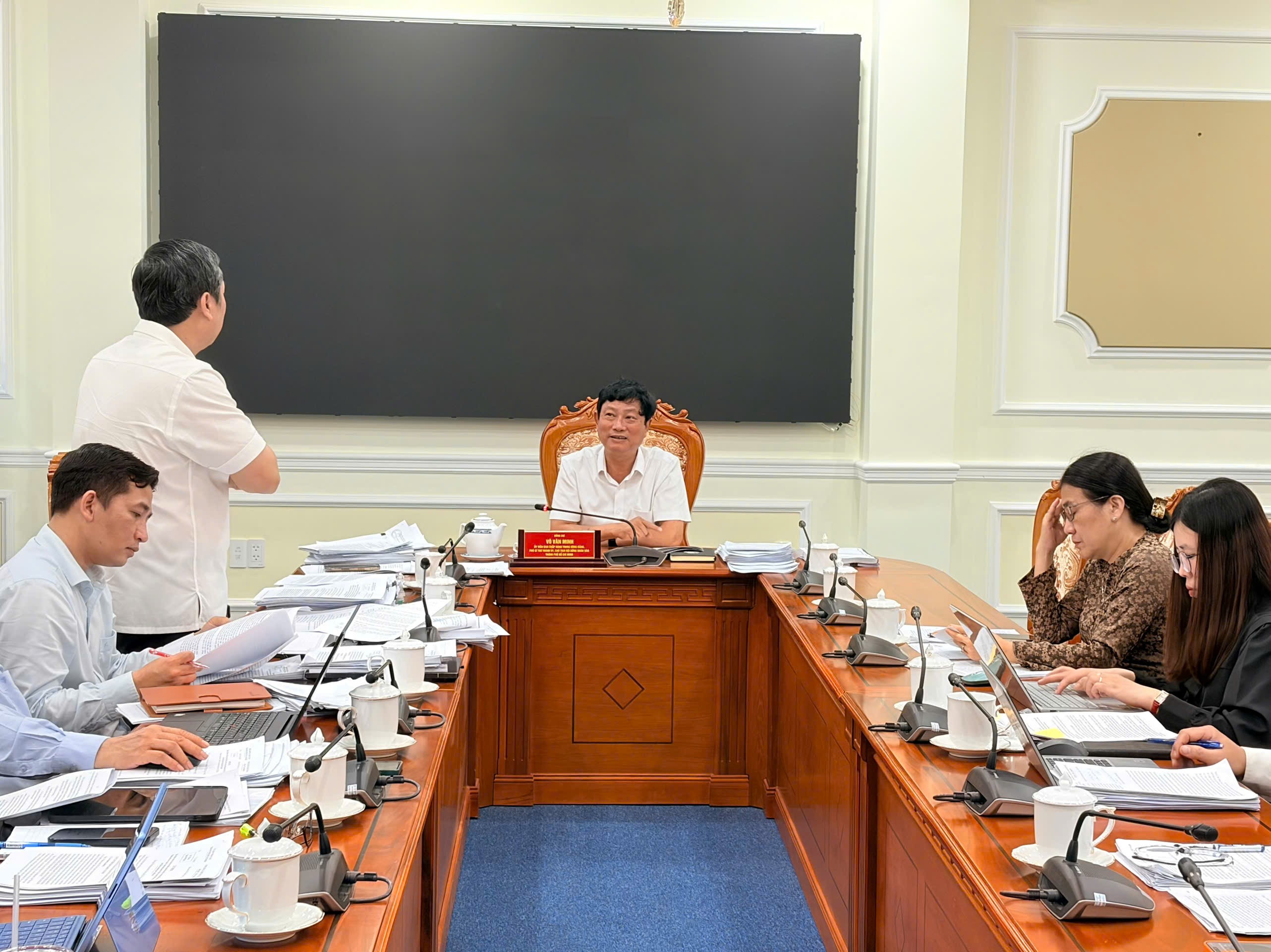 Chủ tịch HĐND Thành phố Hồ Chí Minh làm việc về các nghị quyết triển khai Luật Phát triển đô thị liên quan đến lĩnh vực Kinh tế - Ngân sách