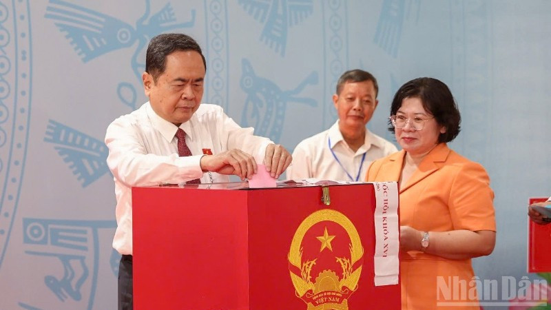 Nhiều địa phương ở Thành phố Hồ Chí Minh có tỷ lệ cử tri đi bầu cao