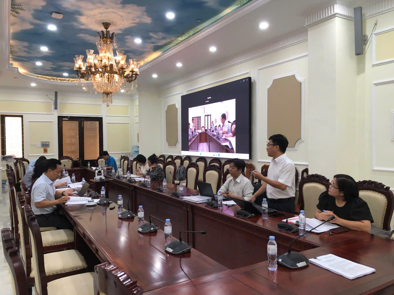 BAN ĐÔ THỊ HỘI ĐỒNG NHÂN DÂN THÀNH PHỐ THẨM TRA DỰ THẢO NGHỊ QUYẾT QUY ĐỊNH MỨC CHI CHO CÁC HỘI THI, CUỘC THI VỀ KHOA HỌC, CÔNG NGHỆ, KỸ THUẬT, ĐỔI MỚI SÁNG TẠO TRÊN ĐỊA BÀN THÀNH PHỐ HỒ CHÍ MINH