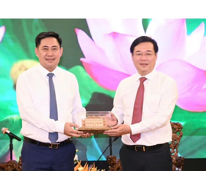 TPHCM - tỉnh Champasak (Lào): Thắt chặt quan hệ hữu nghị nhân kỷ niệm 25 năm hợp tác