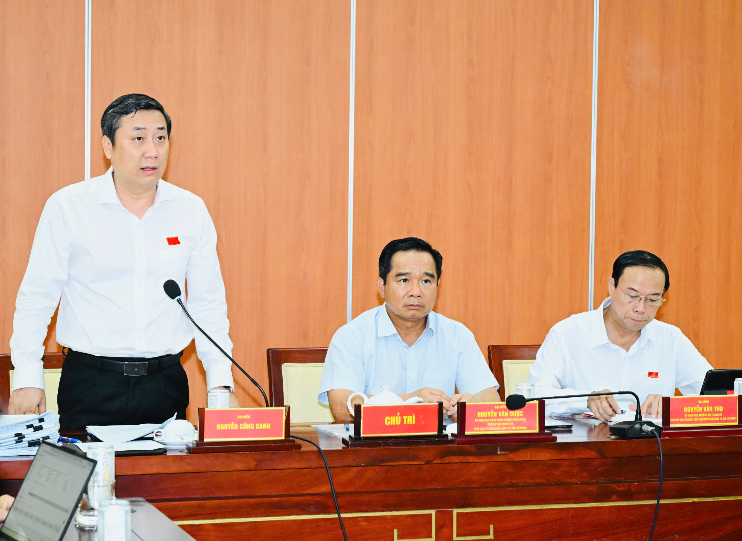 Thảo luận tổ Kỳ họp thứ sáu HĐND Thành phố khóa XI: Gắn tầm nhìn  phát triển với nguồn lực và đời sống người dân