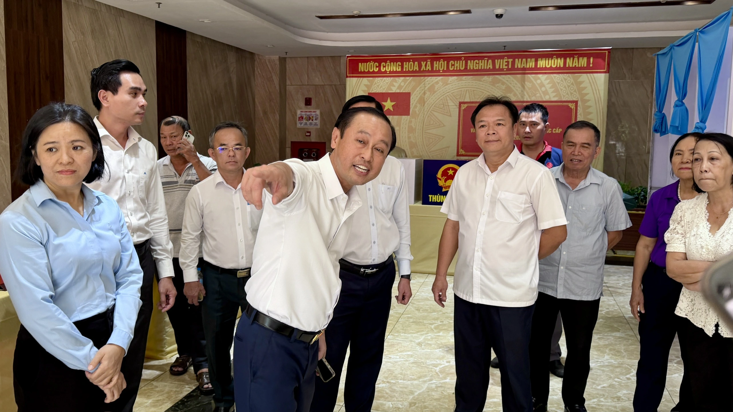 Kiểm tra công tác chuẩn bị bầu cử ở phường đông dân cư nhất TP.HCM