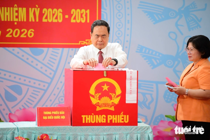 Hơn 9,6 triệu cử tri TP.HCM đi bầu cử từ phố phường đến đảo xa