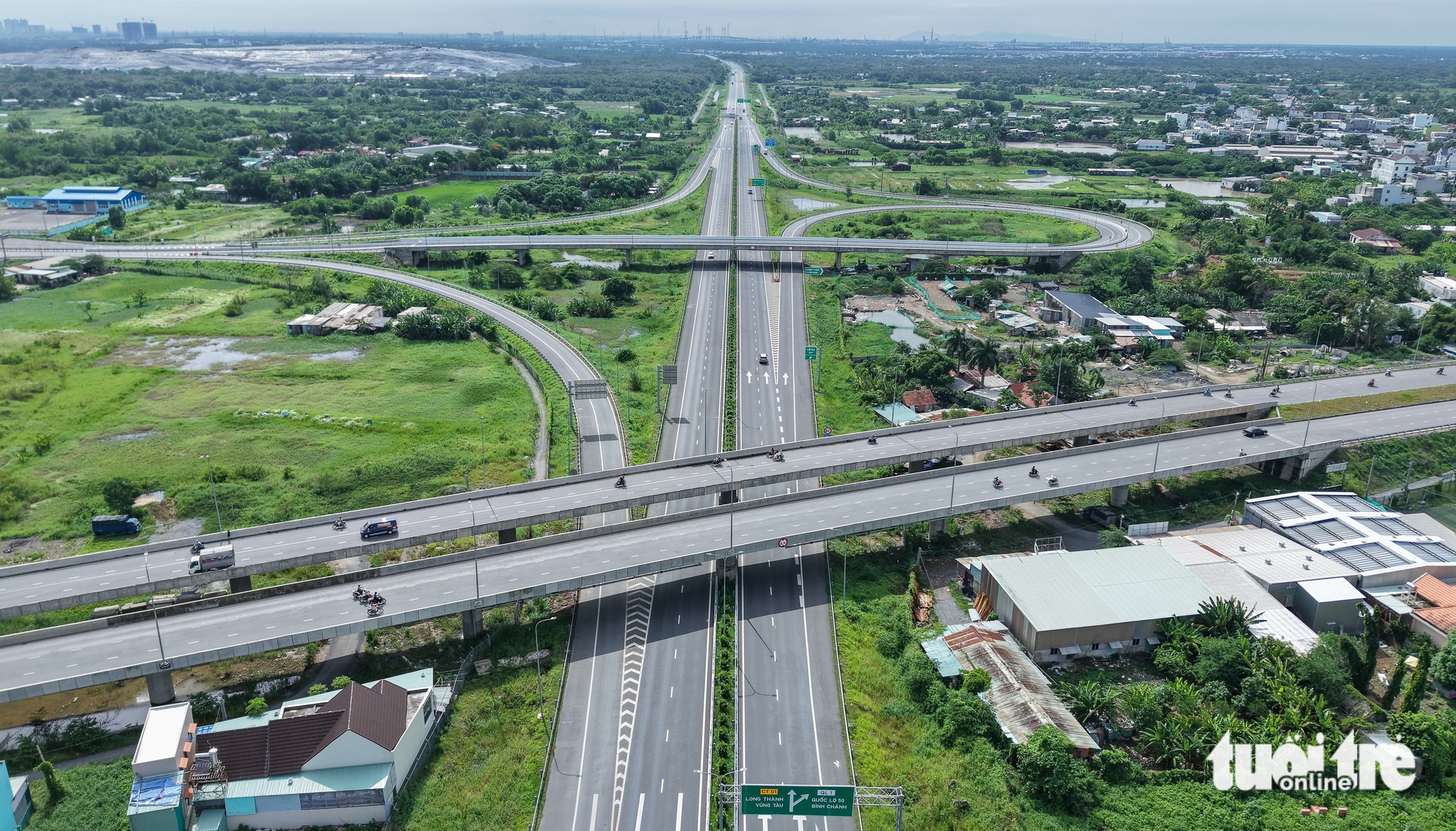 Cao tốc Bến Lức - Long Thành sắp thông tuyến: Kết nối 18 triệu người miền Tây tới sân bay Long Thành