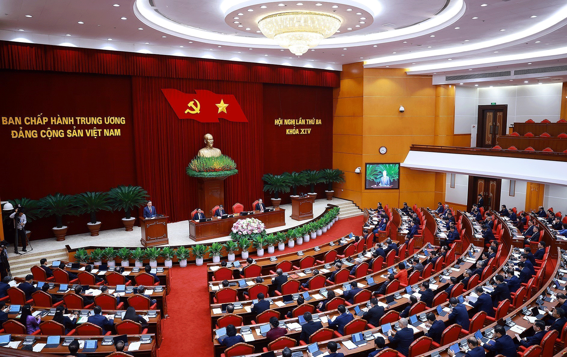 Đổi mới mô hình phát triển để đất nước bứt phá