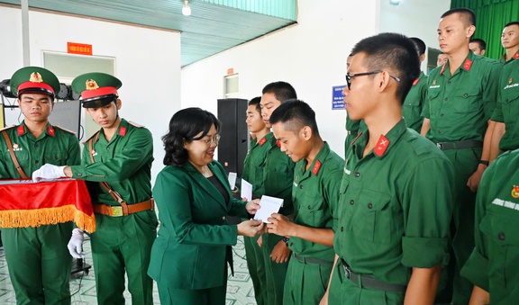 Nghĩa vụ quân sự 2026: TP.HCM thăm chiến sĩ mới sau 2 tháng huấn luyện