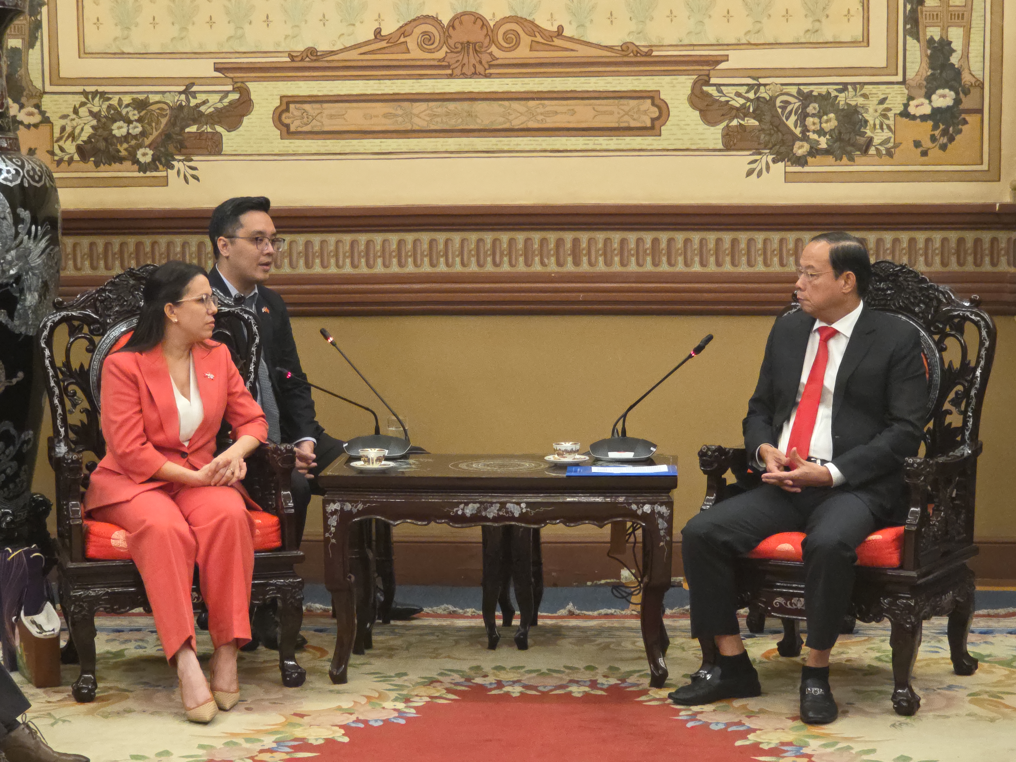 Thành phố Hồ Chí Minh tiếp Tổng Lãnh sự Cuba nhân dịp Tết Nguyên đán