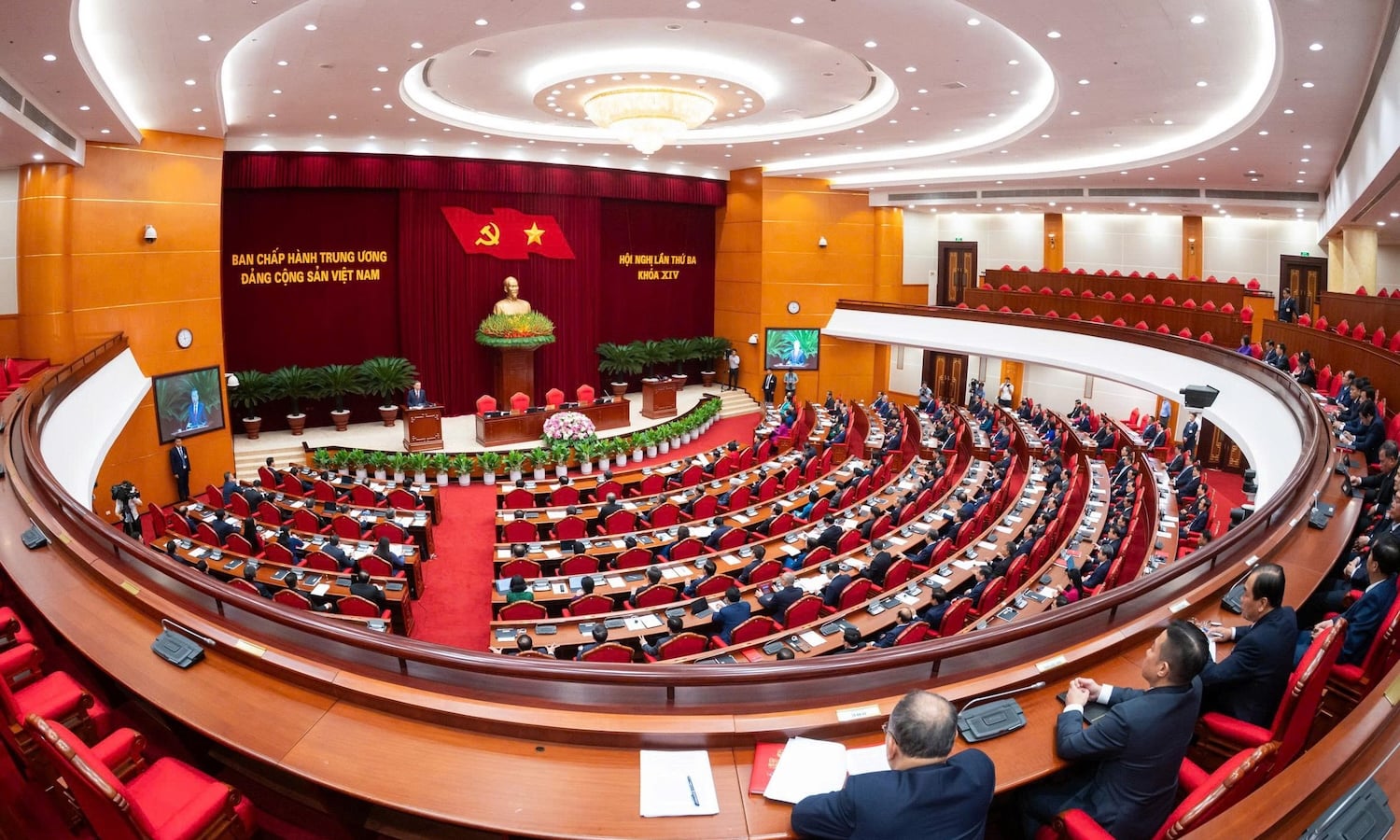 Quy định mới của Ban Chấp hành Trung ương về 19 điều đảng viên không được làm