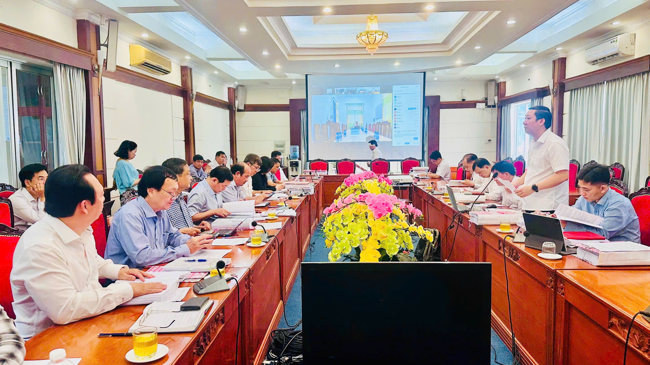 Ban Kinh tế - Ngân sách thẩm tra dự thảo Nghị quyết về Bảng giá đất áp dụng từ 01/01/2026 trình kỳ họp HĐND Thành phố lần thứ 7