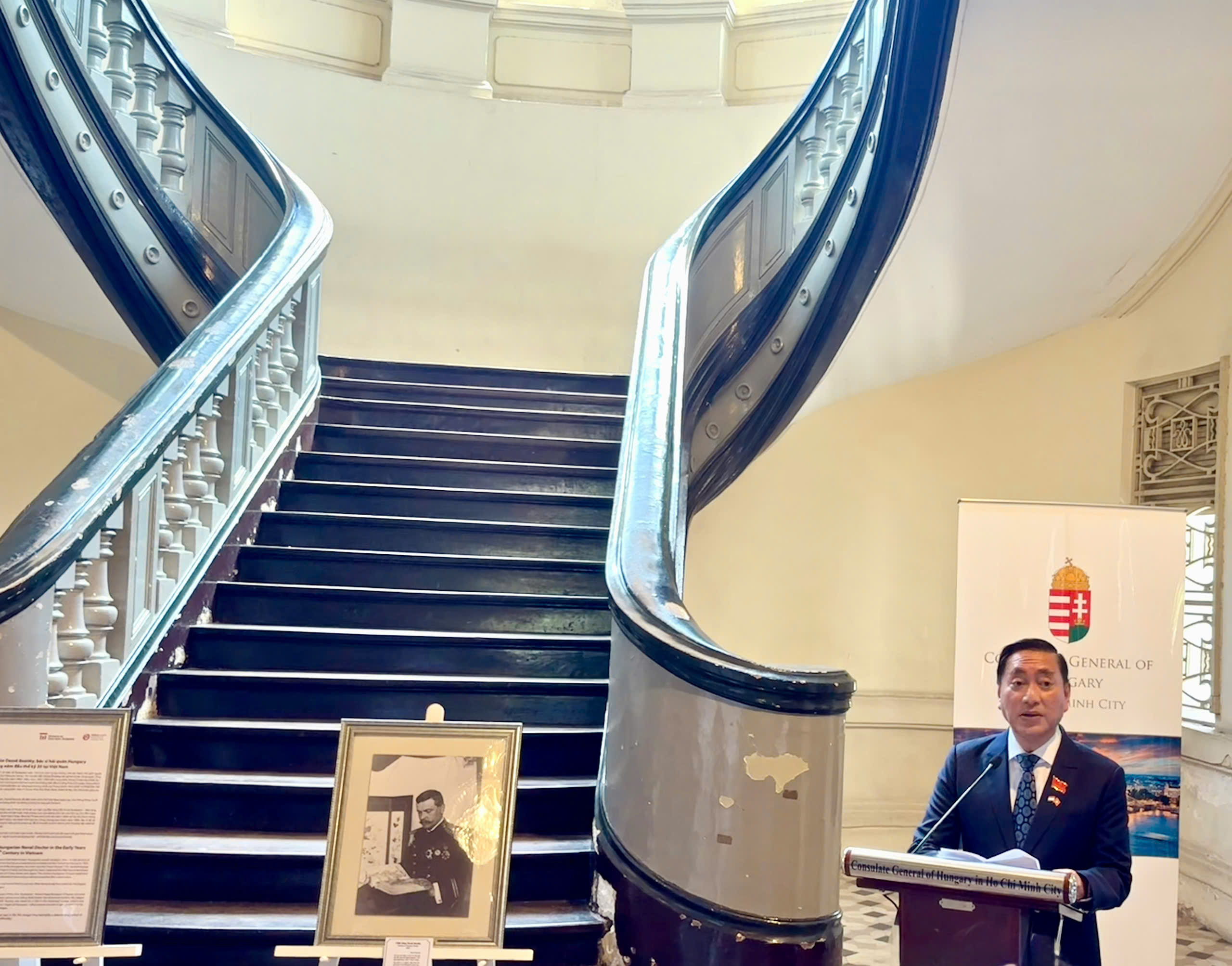 Thắt chặt tình hữu nghị Việt Nam - Hungary qua triển lãm ảnh “Sài Gòn đầu thế kỷ XX”