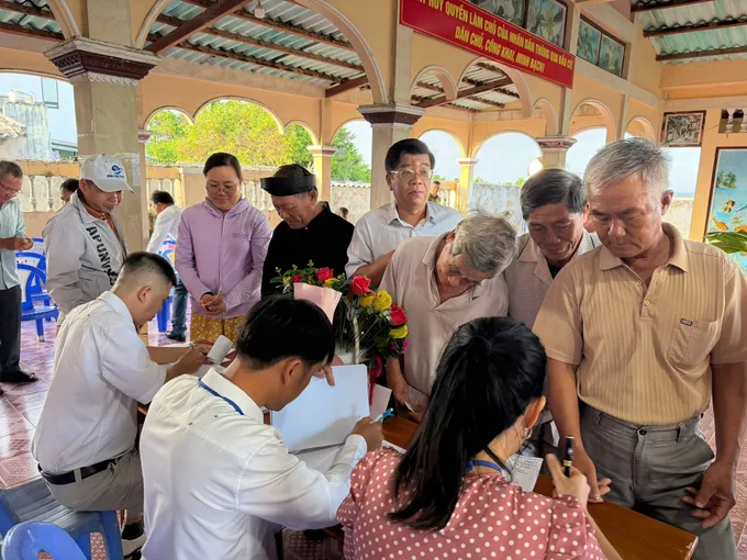 Nhiều đặc khu hoàn tất bầu cử sớm, 100% cử tri tham gia bỏ phiếu