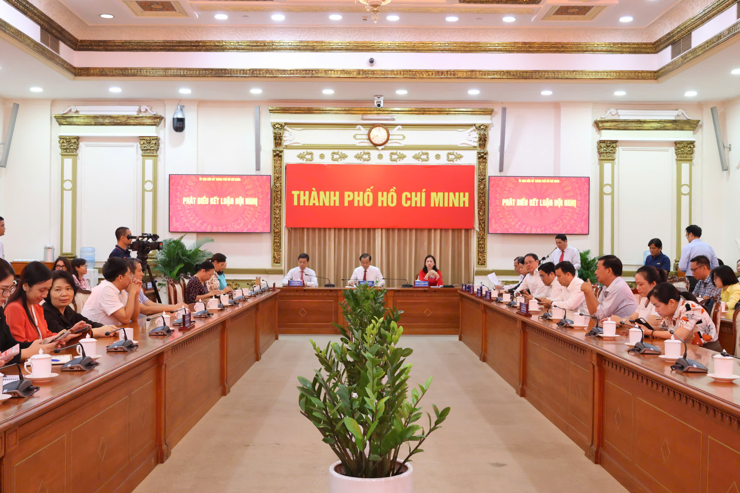 TP. HỒ CHÍ MINH CÔNG BỐ KẾT QUẢ BẦU CỬ: 125 ĐẠI BIỂU TRÚNG CỬ HĐND THÀNH PHỐ KHÓA XI
