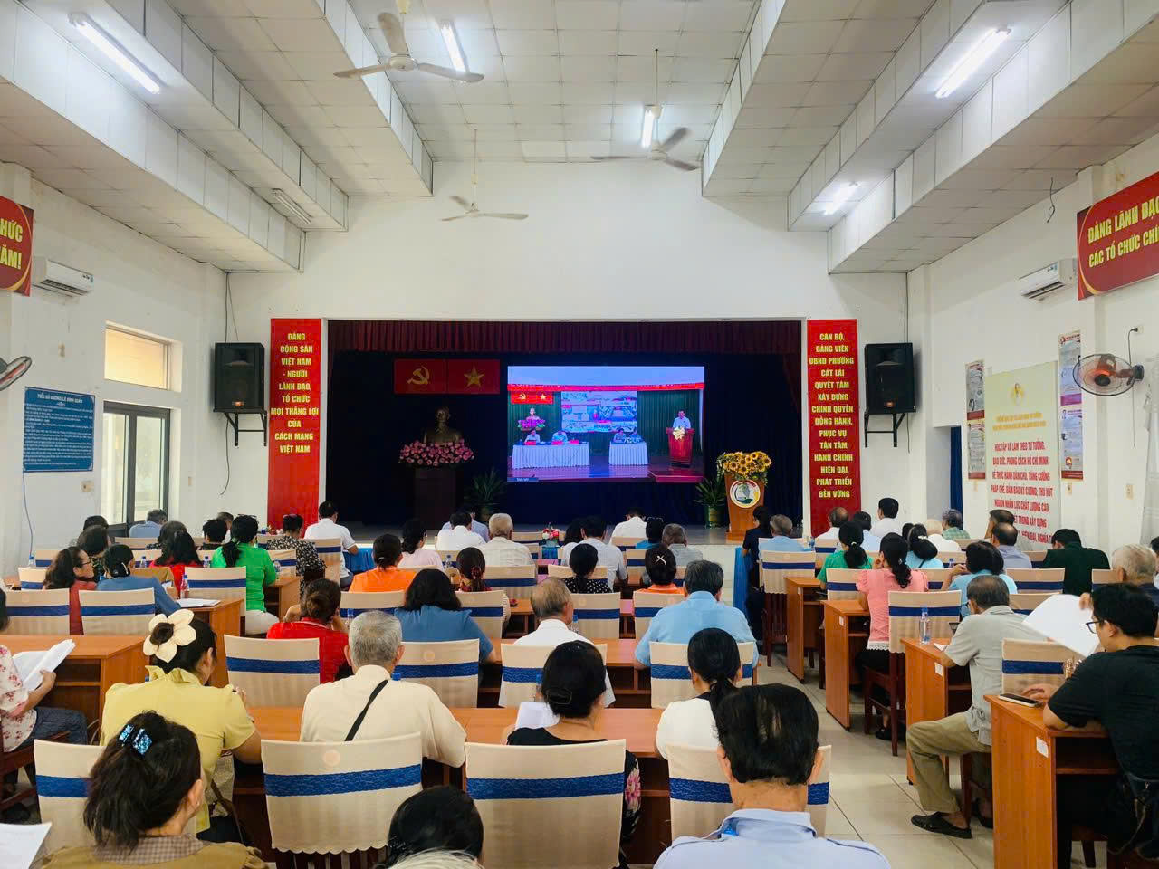 HỘI NGHỊ TIẾP XÚC CỬ TRI SAU KỲ HỌP THỨ NHẤT, QUỐC HỘI KHÓA XVI