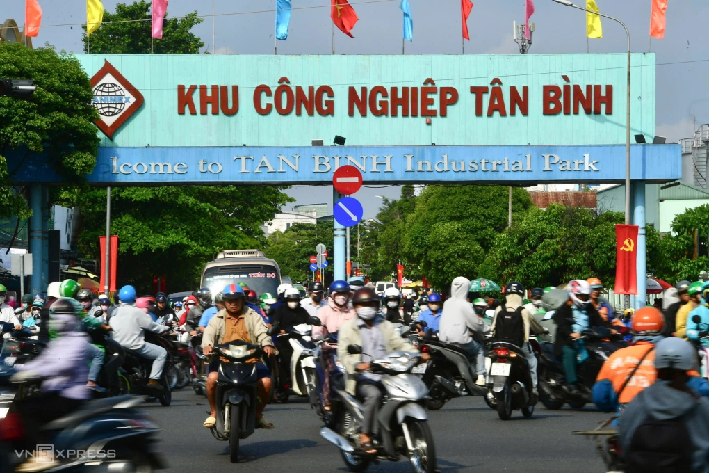 TP HCM hụt hơi trên 'đường ray cũ'