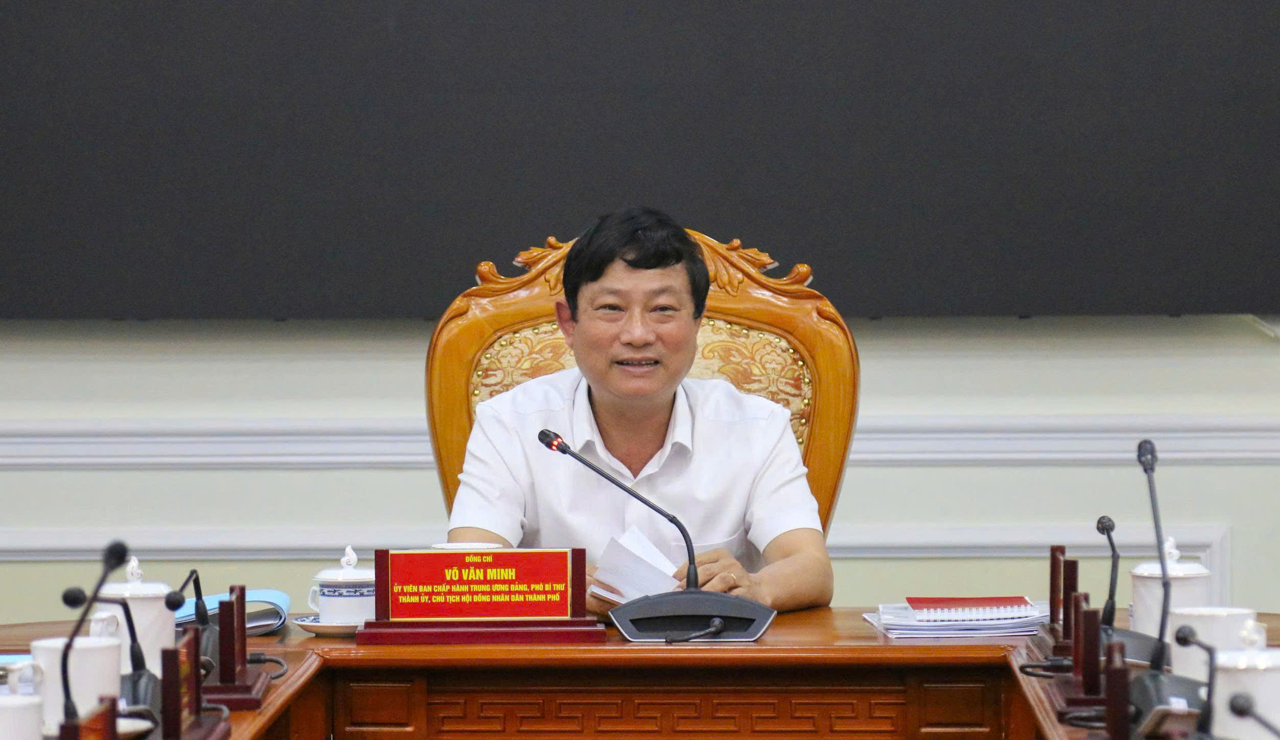 TP HỒ CHÍ MINH: TẬP TRUNG CAO ĐỘ NGUỒN LỰC ĐẦU TƯ CÔNG, TẠO ĐỘT PHÁ CHO Y TẾ VÀ GIÁO DỤC
