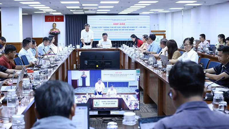 Lễ kỷ niệm 50 năm Ngày thành phố Sài Gòn-Gia Định chính thức vinh dự mang tên Chủ tịch Hồ Chí Minh diễn ra vào sáng 2/7
