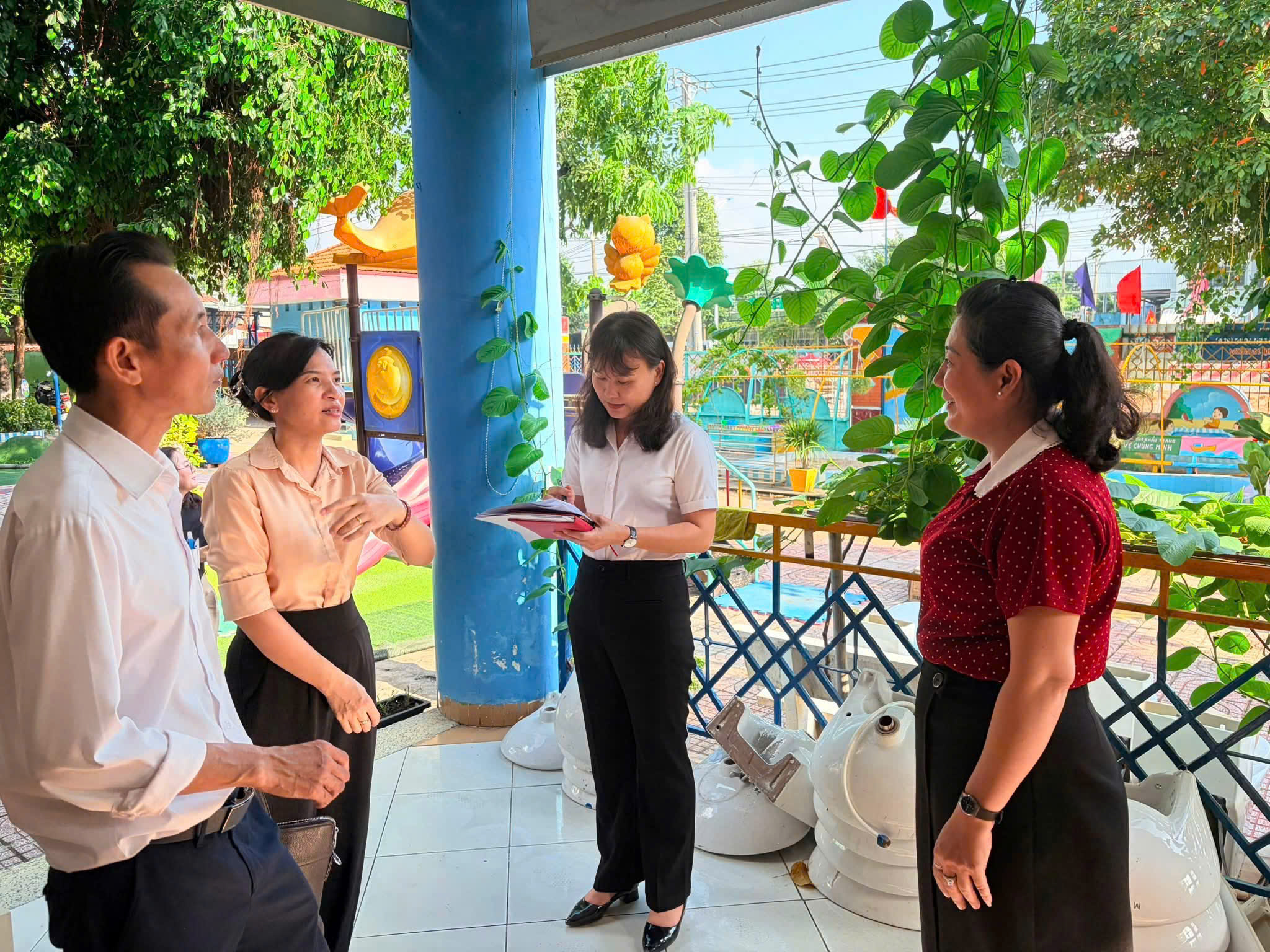 PHƯỜNG AN PHÚ: THƯỜNG TRỰC HĐND TIẾP TỤC KHẢO SÁT CÔNG TÁC CHUẨN BỊ NĂM HỌC MỚI 2026 – 2027 TẠI CÁC ĐIỂM TRƯỜNG TRÊN ĐỊA BÀN
