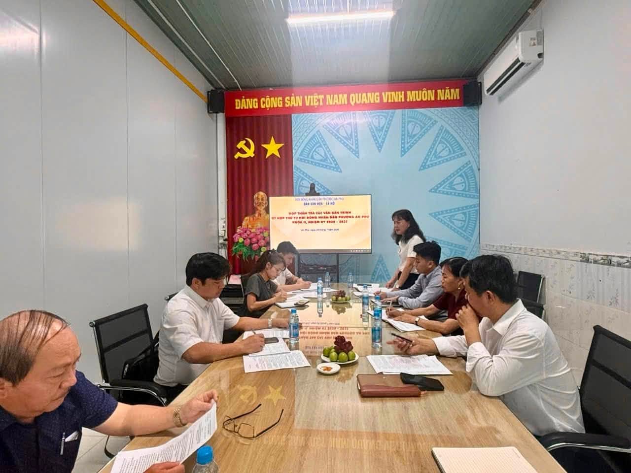 PHƯỜNG AN PHÚ: BAN VĂN HÓA - XÃ HỘI HĐND PHƯỜNG HỌP THẨM TRA CÁC VĂN BẢN TRÌNH HỌP THỨ TƯ HĐND PHƯỜNG AN PHÚ KHÓA II, NHIỆM KỲ 2026 - 2031